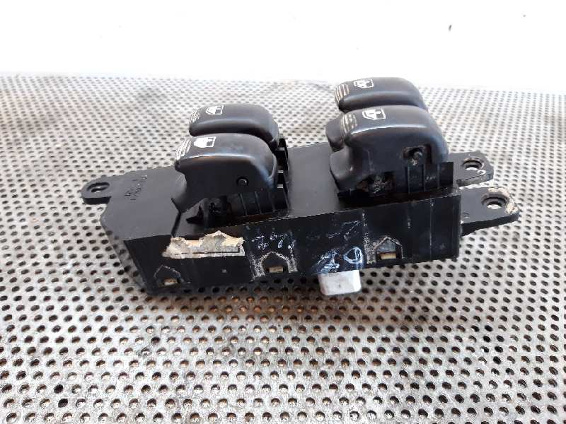 HYUNDAI Santa Fe SM (2000-2013) Front Left Door Window Switch 9357026000 19314592