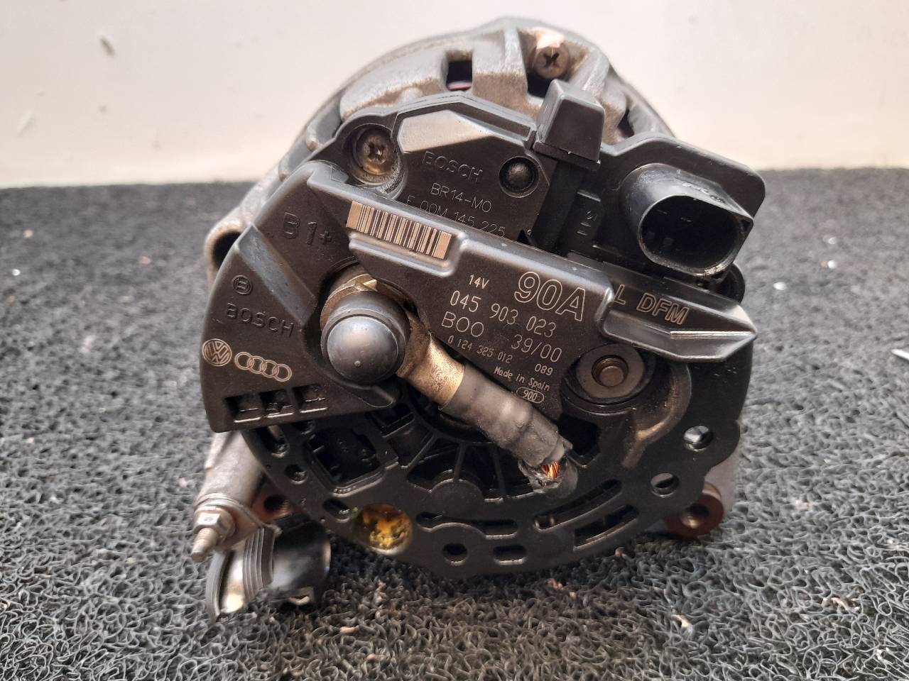 VOLKSWAGEN Polo 3 generation (1994-2002) Alternator 0124325012 19370758