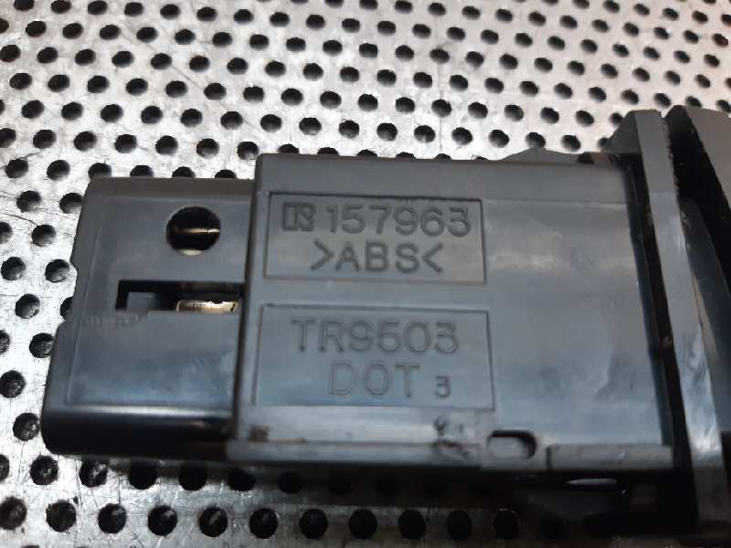 TOYOTA Avensis 2 generation (2002-2009) кнопка опасности 157963 19305461