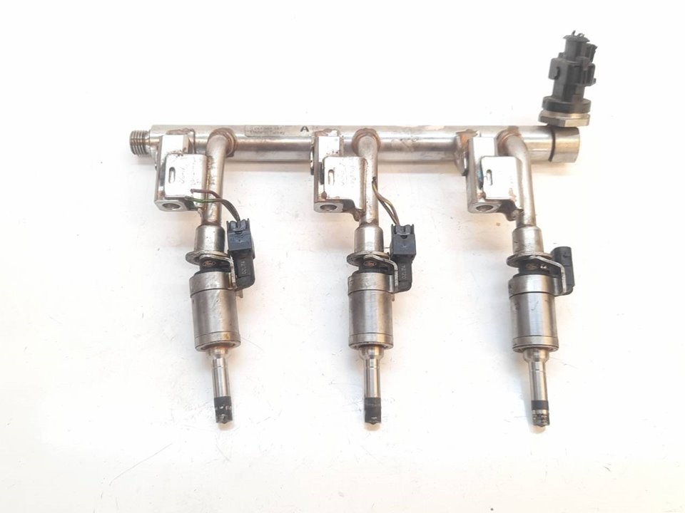 Rampa inyectora SFJB 0261555137 de Ford Fiesta vi (cb1, ccn) 2008-2017 101 CV con 146401 km - pieza usada