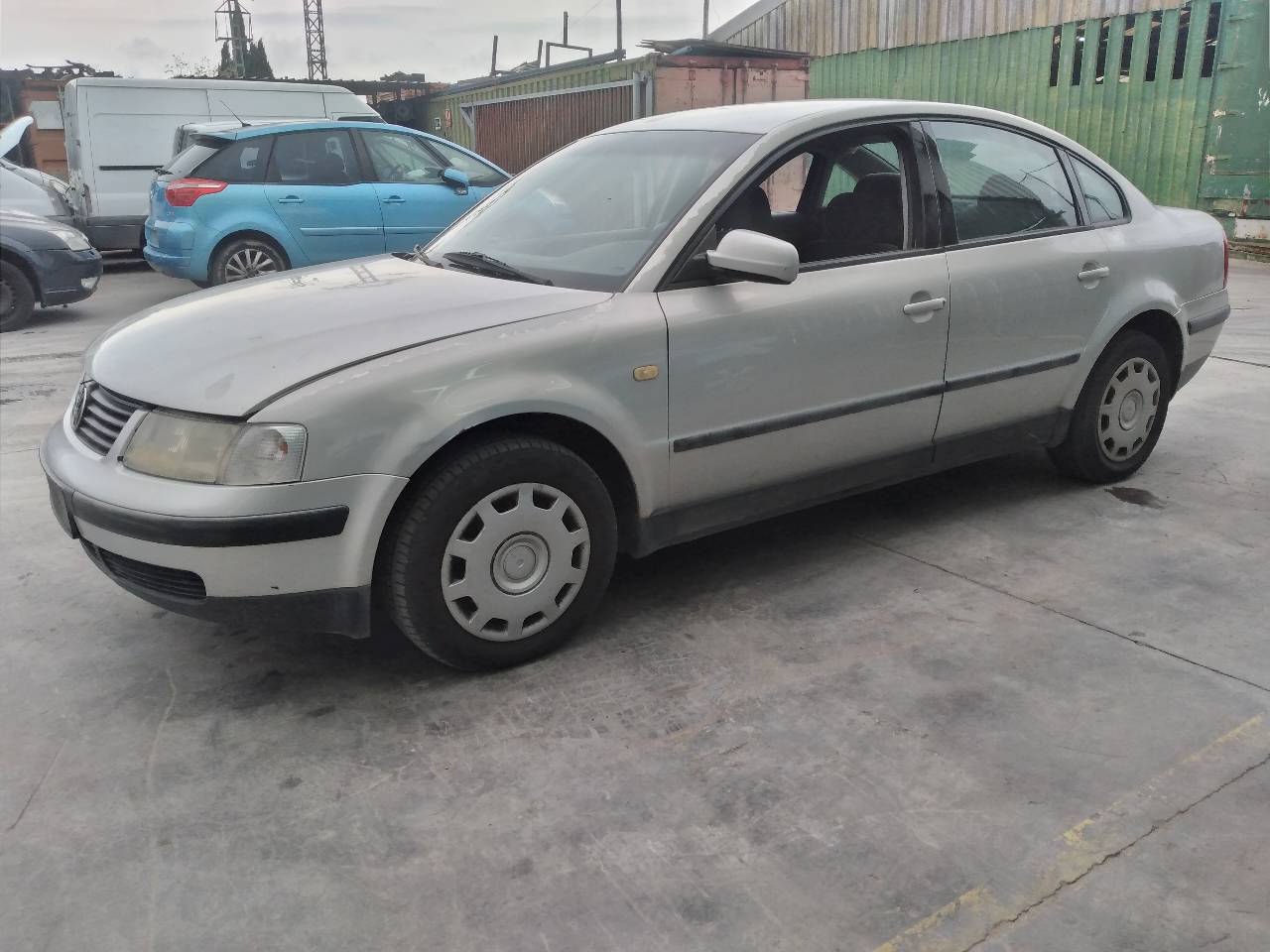 VOLKSWAGEN Passat B5 (1996-2005) Замок задніх правих дверей 19368962