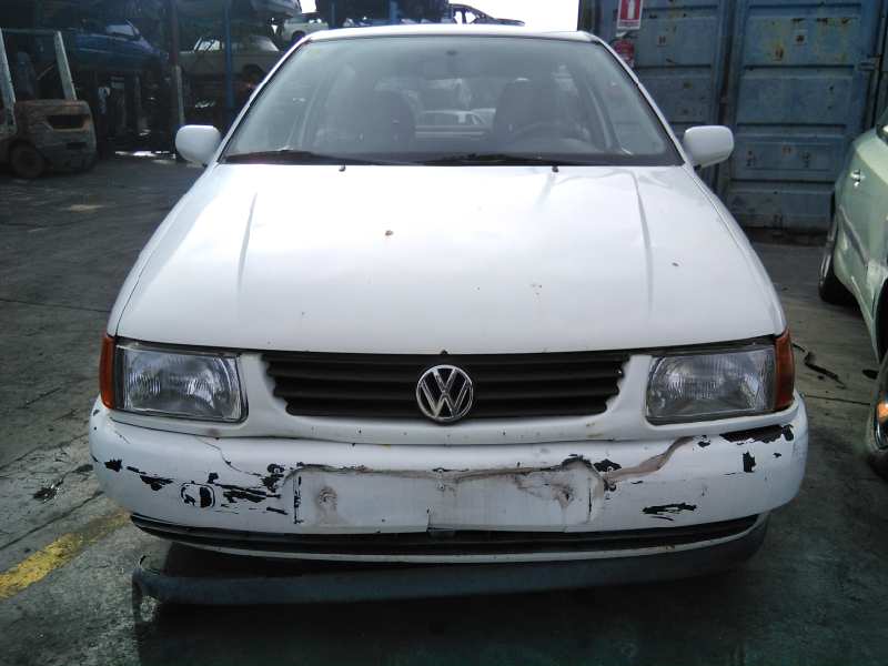 VOLKSWAGEN Polo 3 generation (1994-2002) Стеклоподъемник передней правой двери 19305799