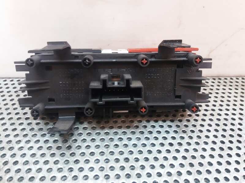 RENAULT Megane 2 generation (2002-2012) Avārijas poga 8200407415 19166683