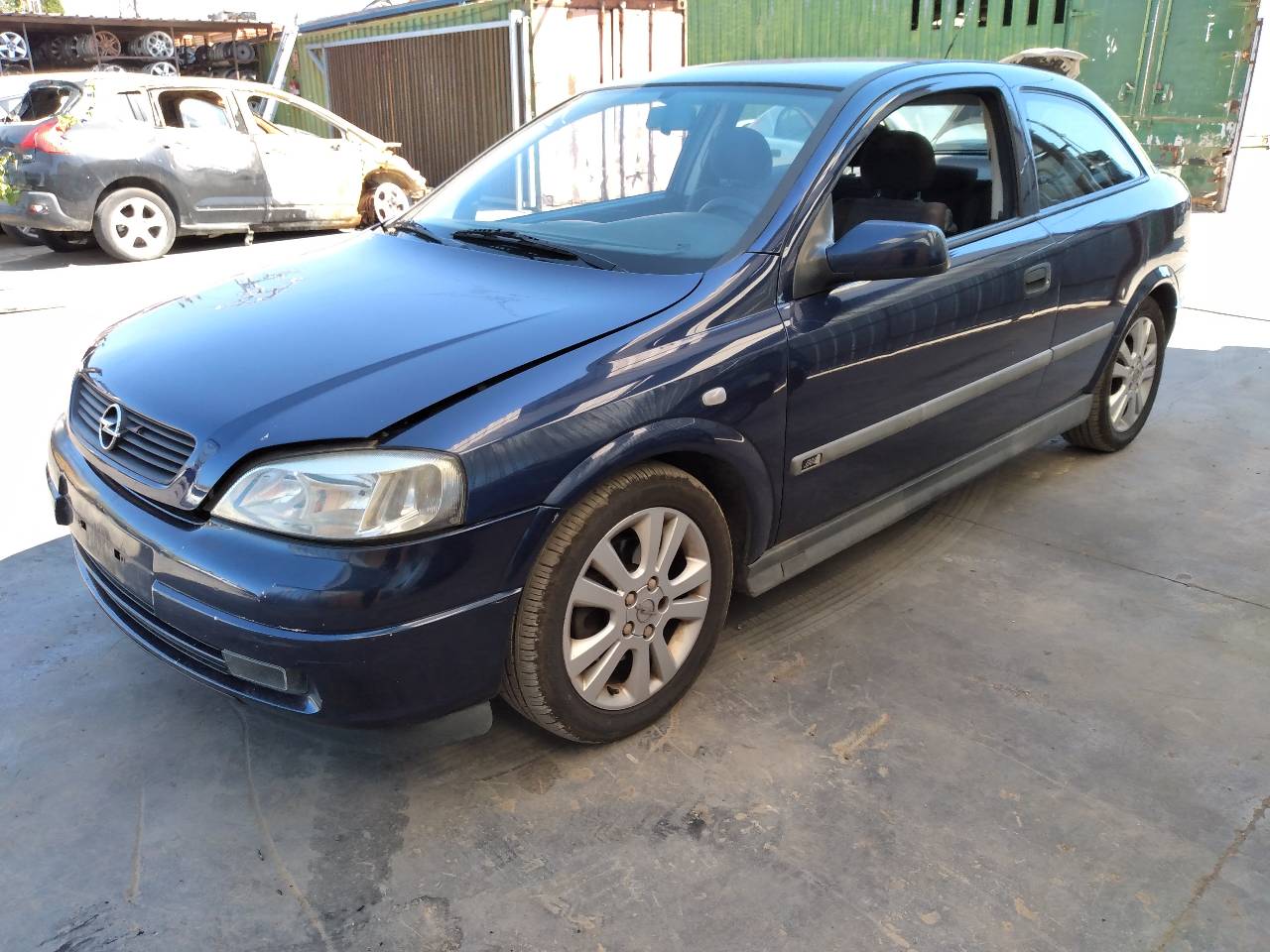 OPEL Astra H (2004-2014) Лівий передній протитуманний фар 27230596