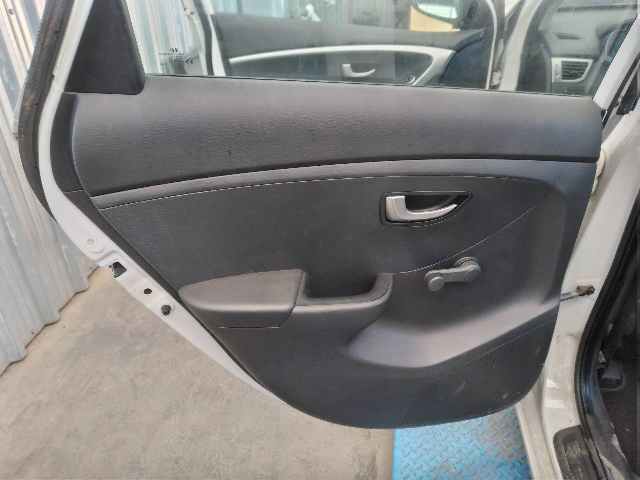 HYUNDAI i30 GD (2 generation) (2012-2017) Rear Left Door Molding 27235308