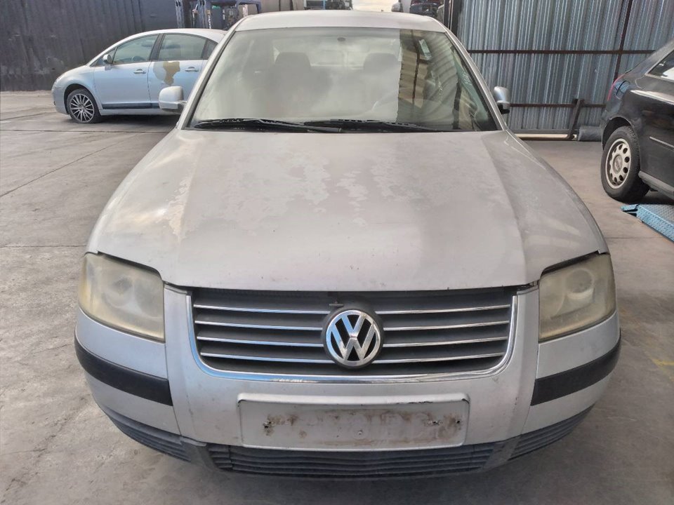 VOLKSWAGEN Passat B5 (1996-2005) Генератор SG12B012 24860675