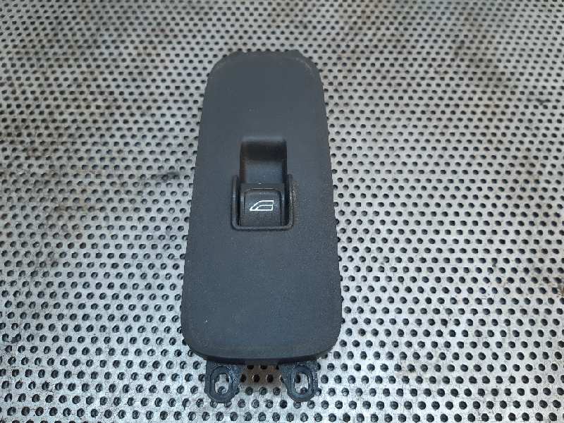 VOLVO C30 1 generation (2006-2013) Front Right Door Window Switch 30773214 24872593