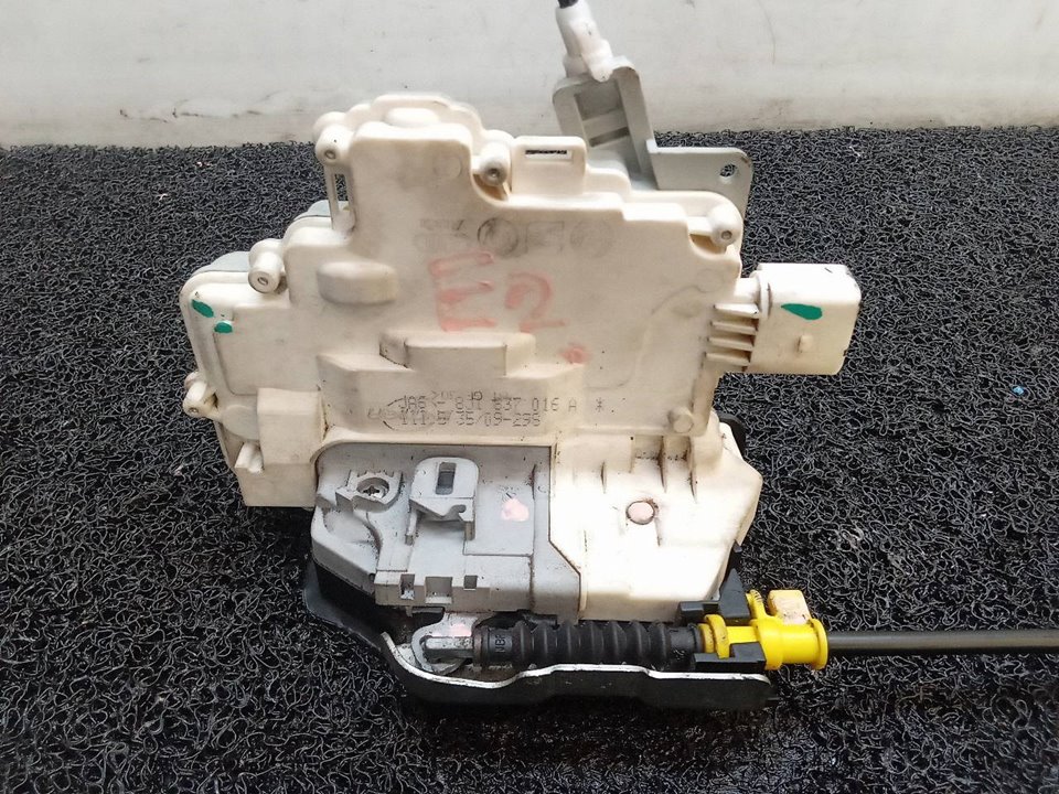 AUDI A4 B8/8K (2011-2016) Front Right Door Lock 8J1837016A 24860412