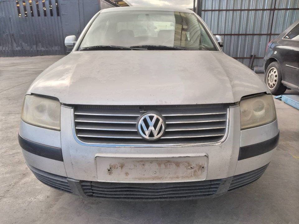 VOLKSWAGEN Passat B5 (1996-2005) Генератор SG12B012 24860675