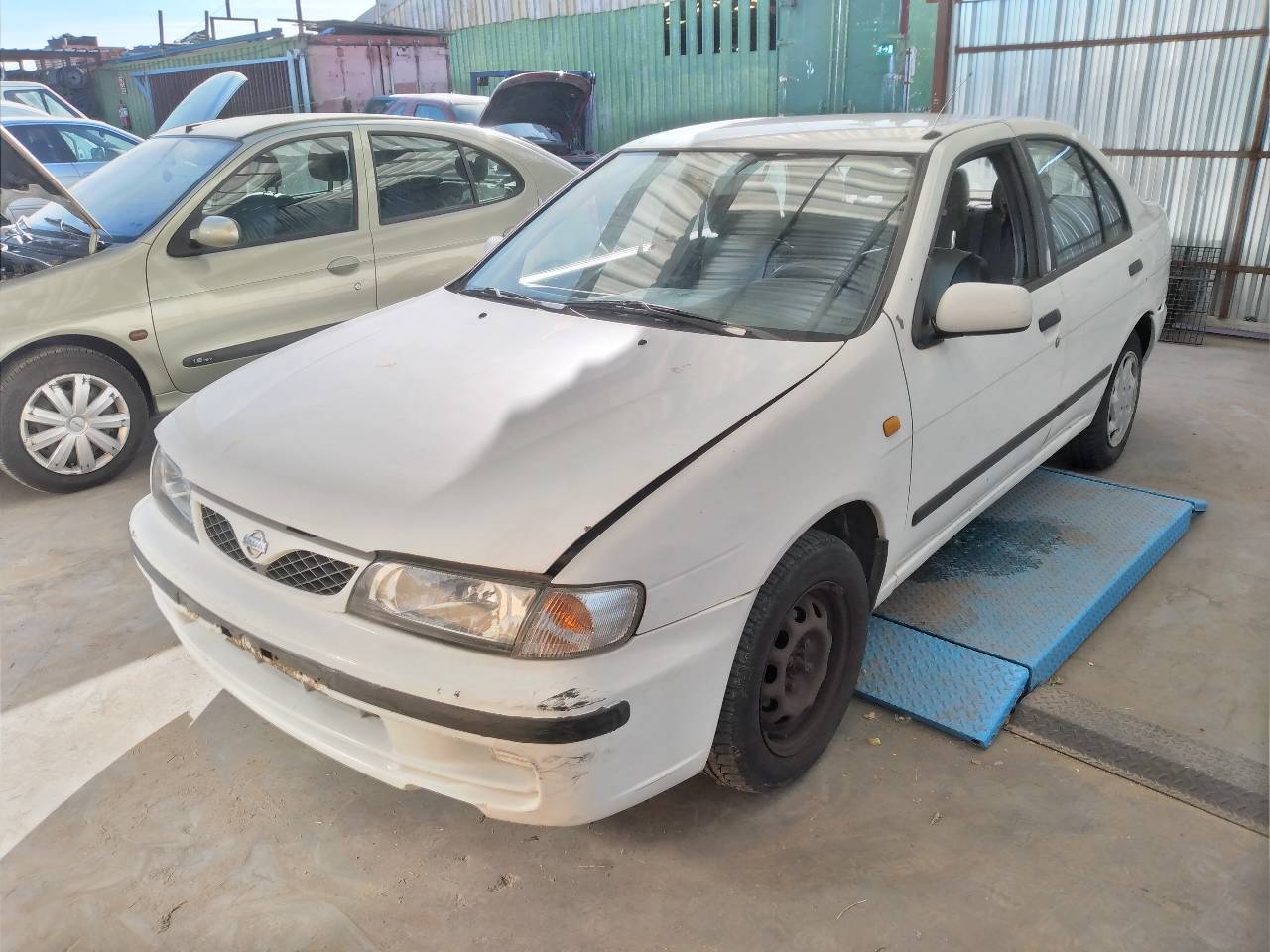 NISSAN Almera N15 (1995-2000) Паливний насос високого тиску 167002N100 19359944