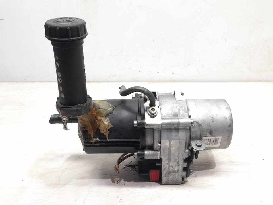Steering pump 9HY 9654151080 de Peugeot 307 (s1) 2001-2005 109 CV con 201015 km - pieza usada