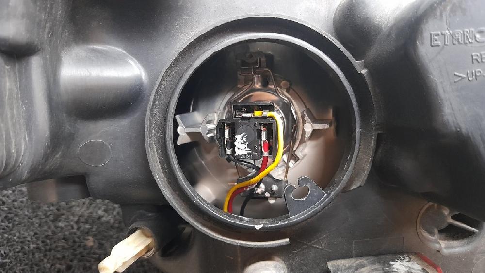 Faro izquierdo 8HZ 9644997280 de Peugeot 1007 2005-2010 68 CV con 218029 km - pieza usada