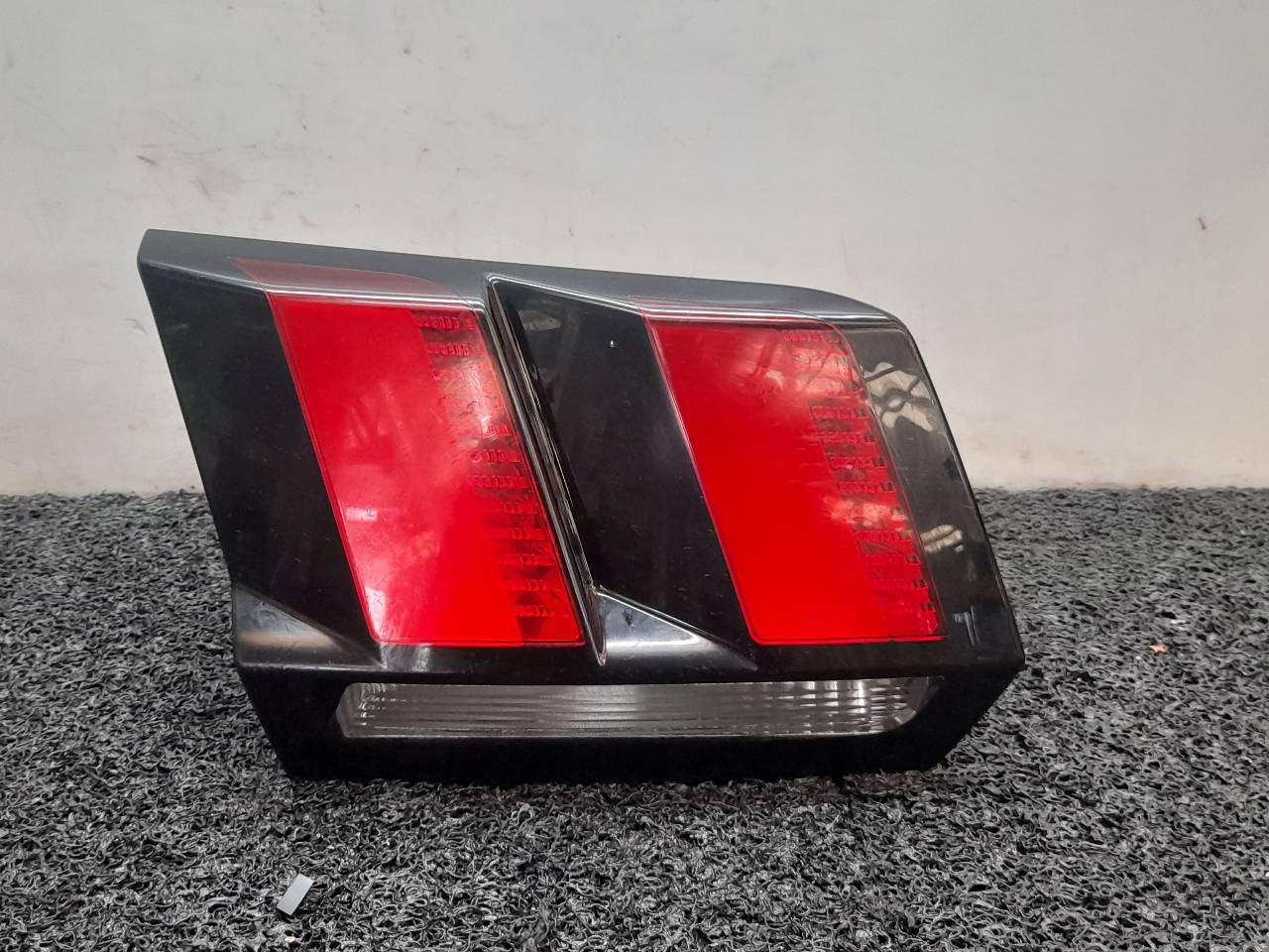 PEUGEOT 3008 2 generation (2017-2023) Rear Left Taillight 9810477880 24909459