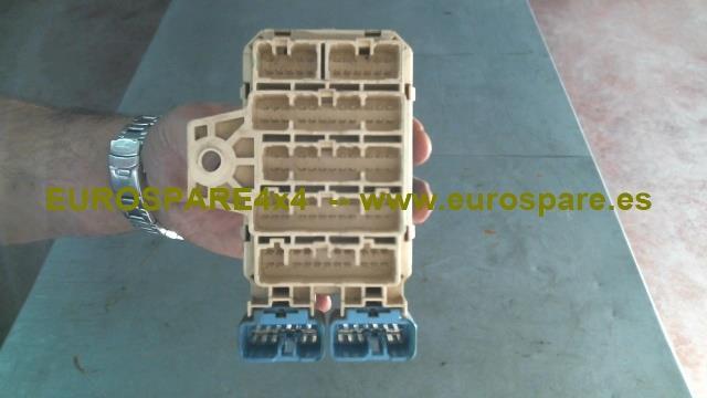 Caja de relés / fusibles 1KD-FTV 8273060060 de Toyota Land cruiser 90 (_j9_) 1996-2002 con 389655 km