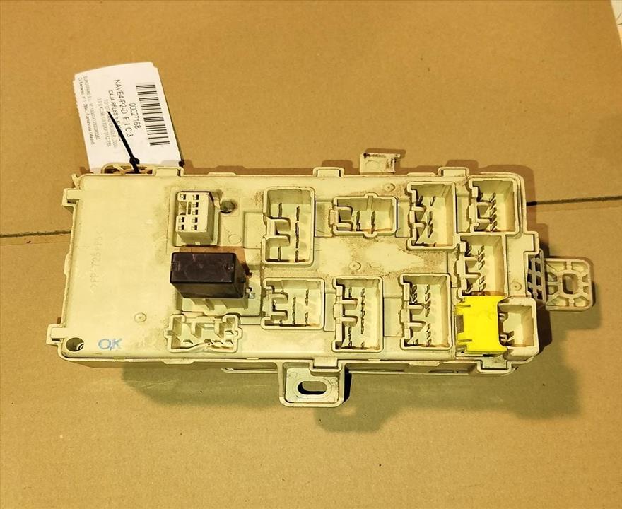 Caja de relés / fusibles 1KZ-TE 8273060060 de Toyota Land cruiser 90 (_j9_) 1996-2002 con 281056 km