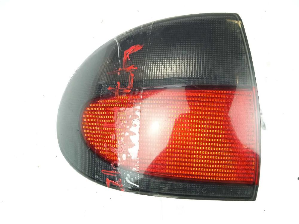 Fanale posteriore sinistro K7M 720 7700838530 de Renault Megane i classic (la0/1_) 1997-2001 75 CV