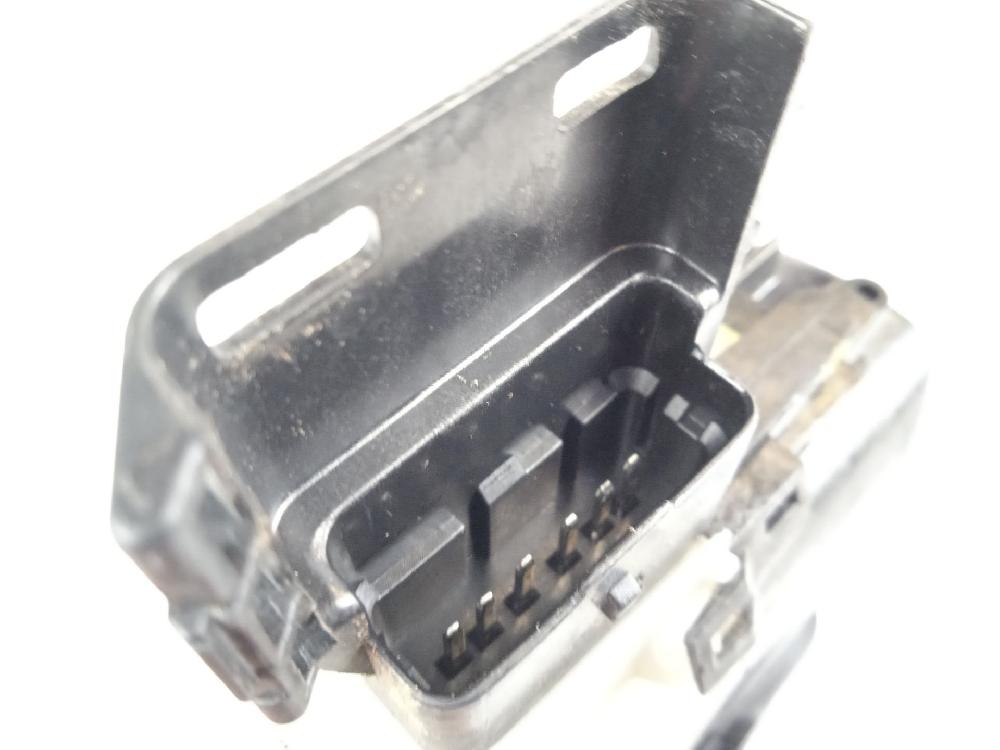 Cerradura puerta trasera izquierda YH01 16943628 de Peugeot 3008 suv (mc_, mr_, mj_, m4_) 2016-0 131 CV - pieza usada