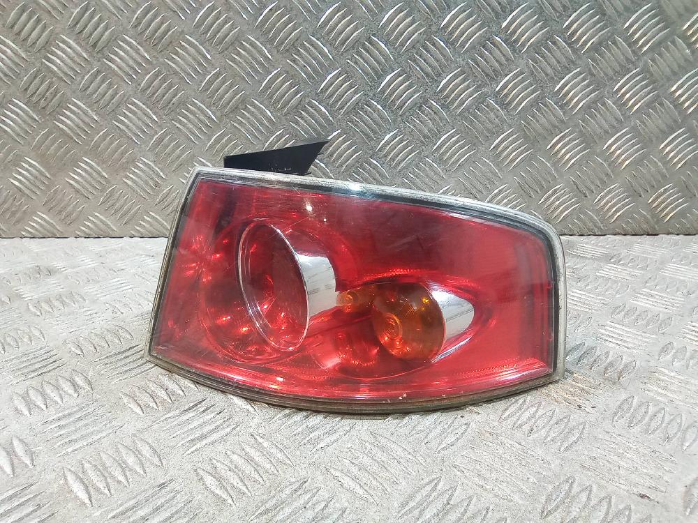 SEAT Leon 1 generation (1999-2005) Rear Right Taillight Lamp 6L6945096A,6L6945096B 26035610