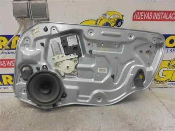 TOYOTA Priekinių dešinių durų stiklo pakelėjas 994582108 24554970