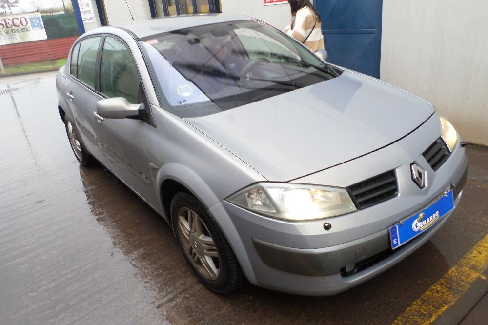 VAUXHALL Scenic 2 generation (2003-2010) Противотуманка бампера передняя правая 89202503,8200074008 24532087