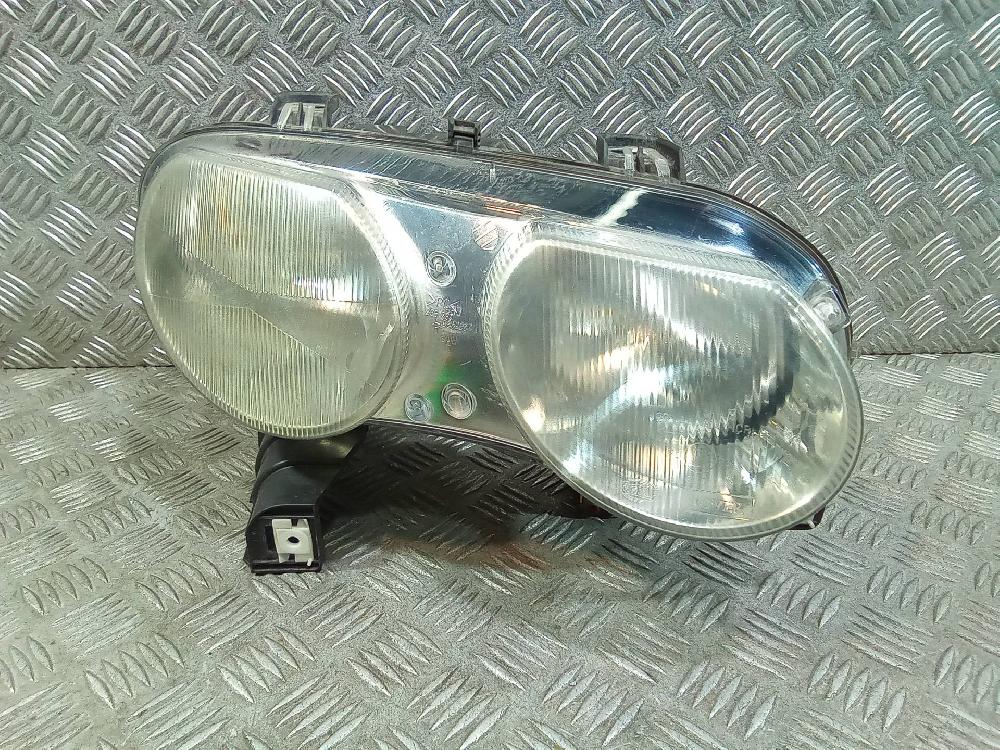 TOYOTA Hilux 5 generation (1988-1997) Фара передняя правая 1DJ236032120, XBC001600 24593210