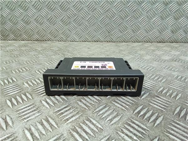 Centralita 13591610 de Opel Astra j berlina 5p 2012-2015