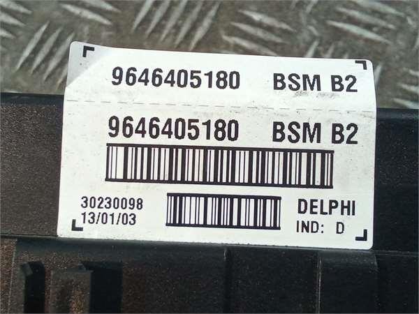 Caja de relés / fusibles NFU (TU5JP4) 9646405180 de Peugeot 307 (3a/c) 2004-2009 - pieza usada