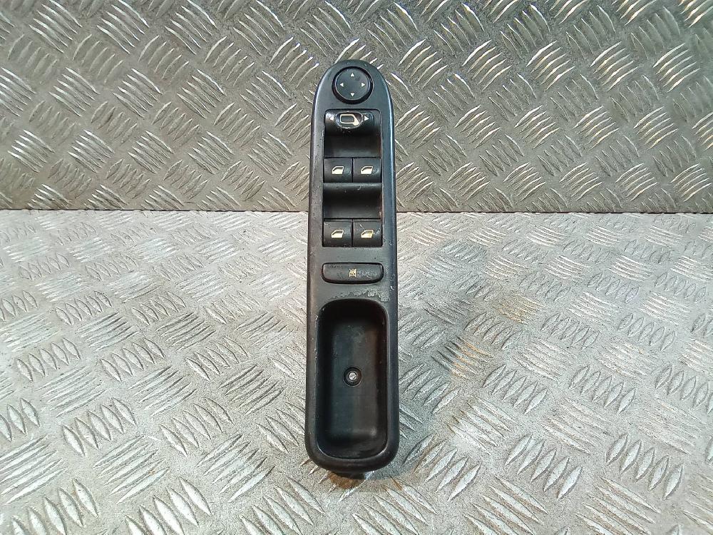 SKODA Rapid 2 generation (1985-2023) Кнопка стеклоподъемника передней левой двери 96531124XT 24528213