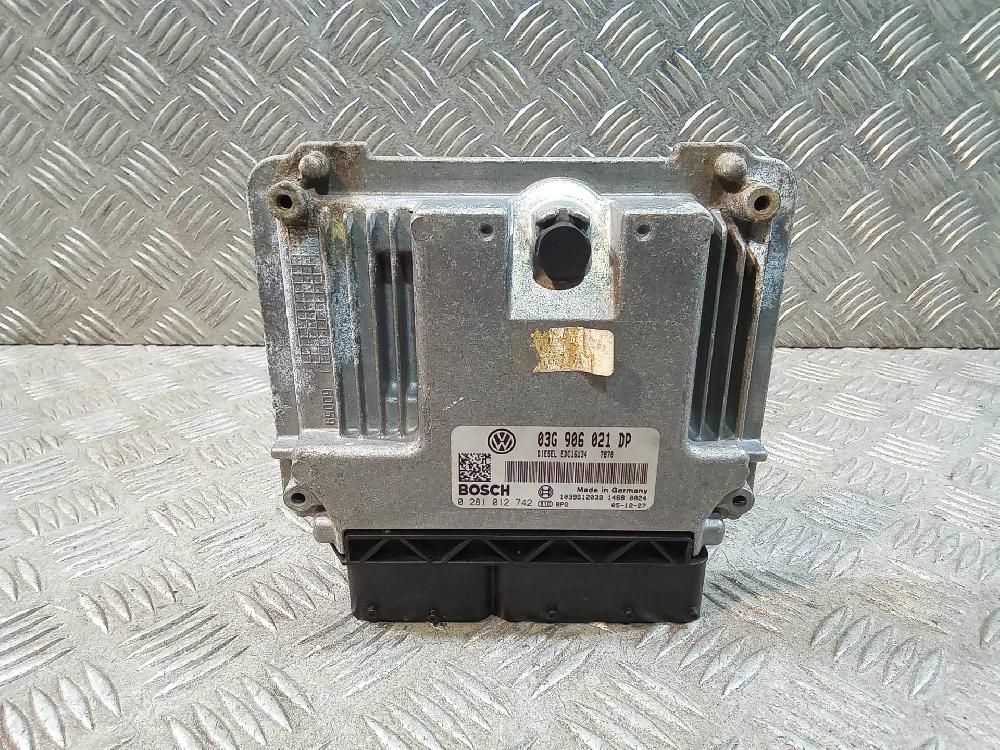 VOLKSWAGEN Passat B3 (1988-1993) Engine Control Unit ECU 0281012742, 03G906021DP 24553266