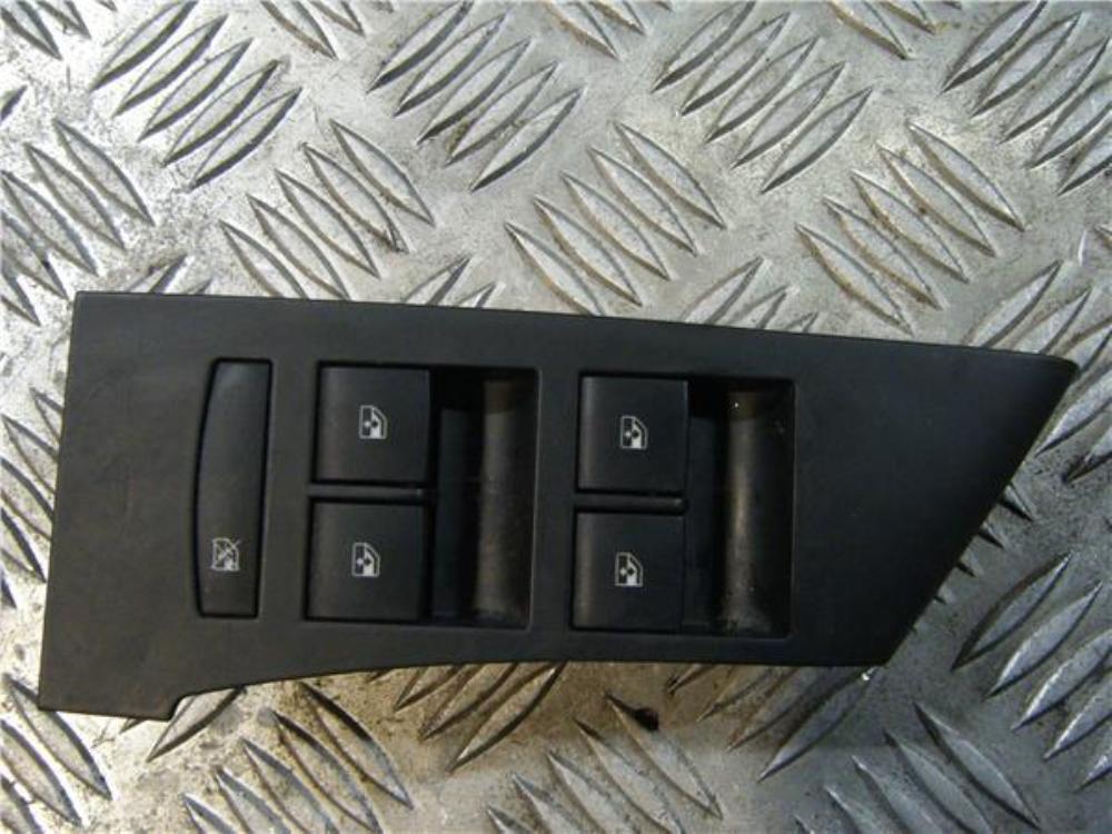 OPEL Astra J (2009-2020) Front Left Door Window Switch 13305011 25066012