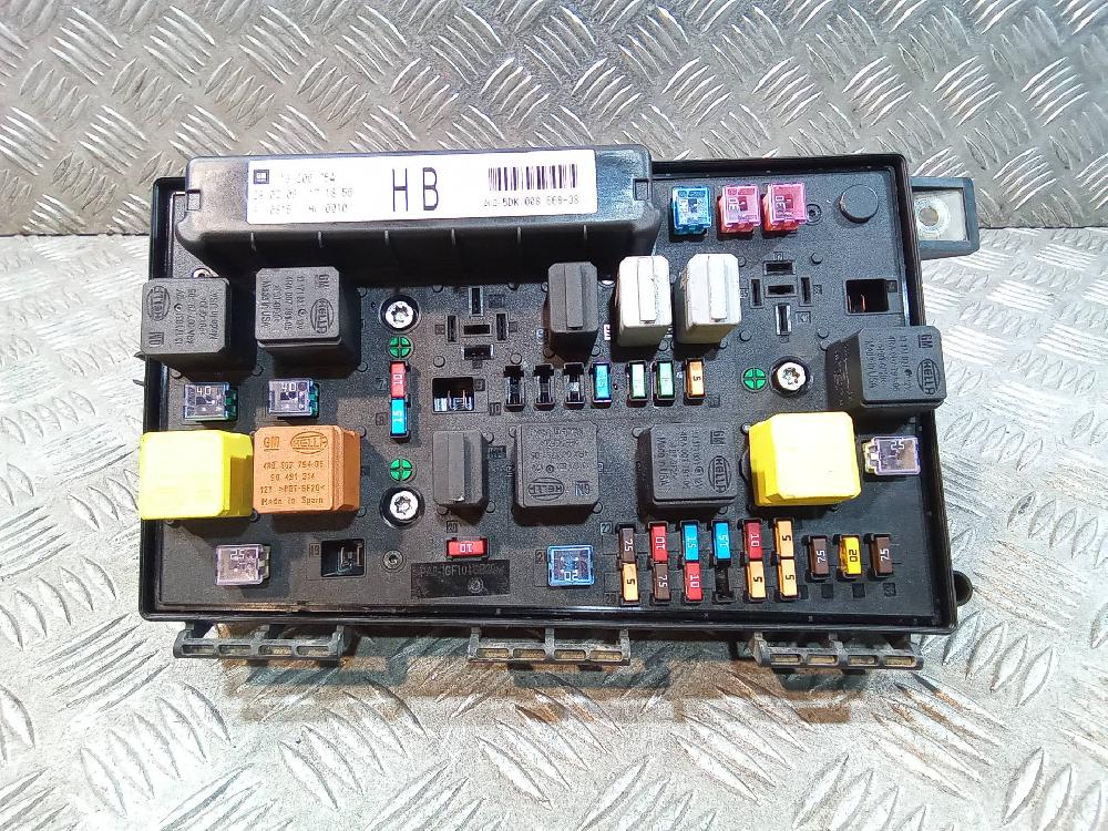 VAUXHALL Astra H (2004-2014) Fuse Box 13206754,5DK00866838 25920764