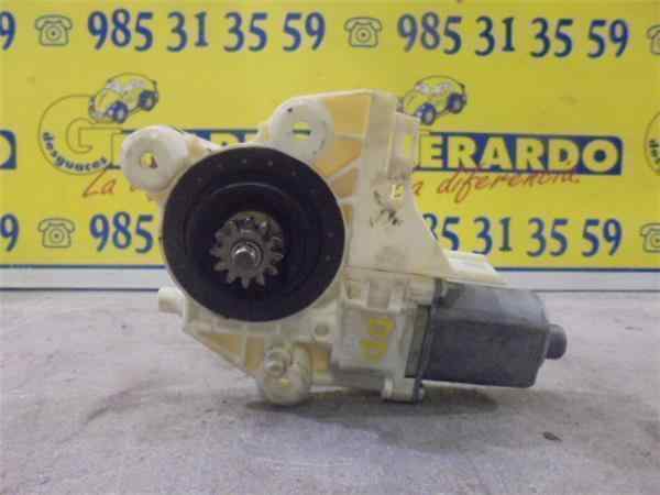 PEUGEOT 3008 1 generation (2010-2016) Front Right Door Window Control Motor 130822216 24555795