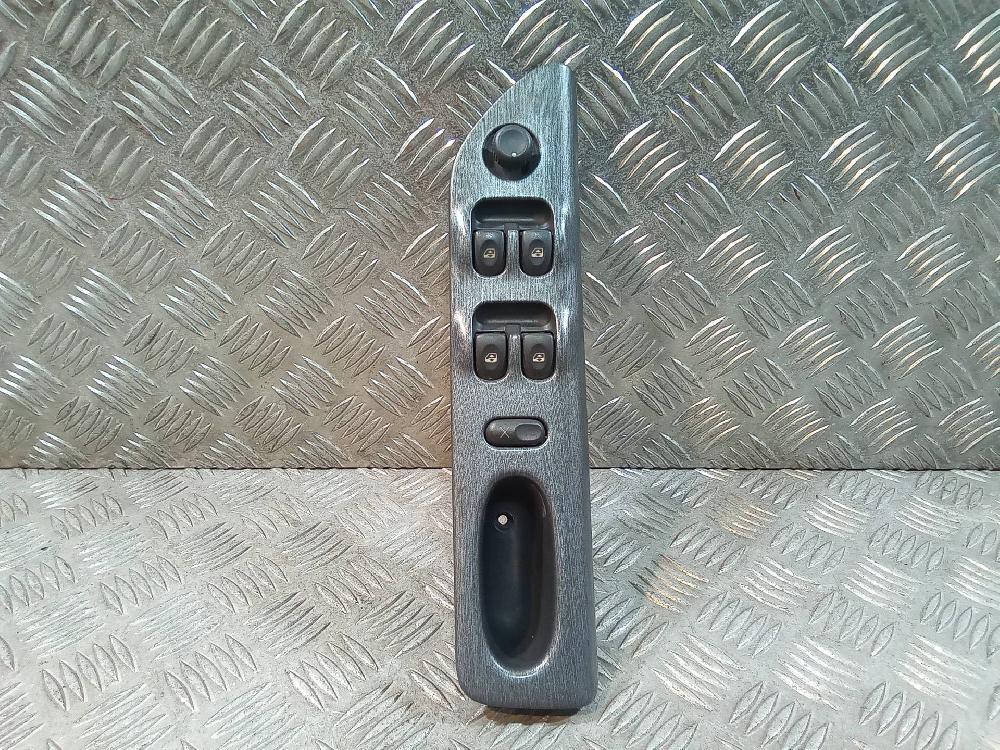NISSAN Pathfinder R50 (1996-2004) Priekinių kairių durų langų pakėlimo mygtukai 7701707064, 7700417090 24552473