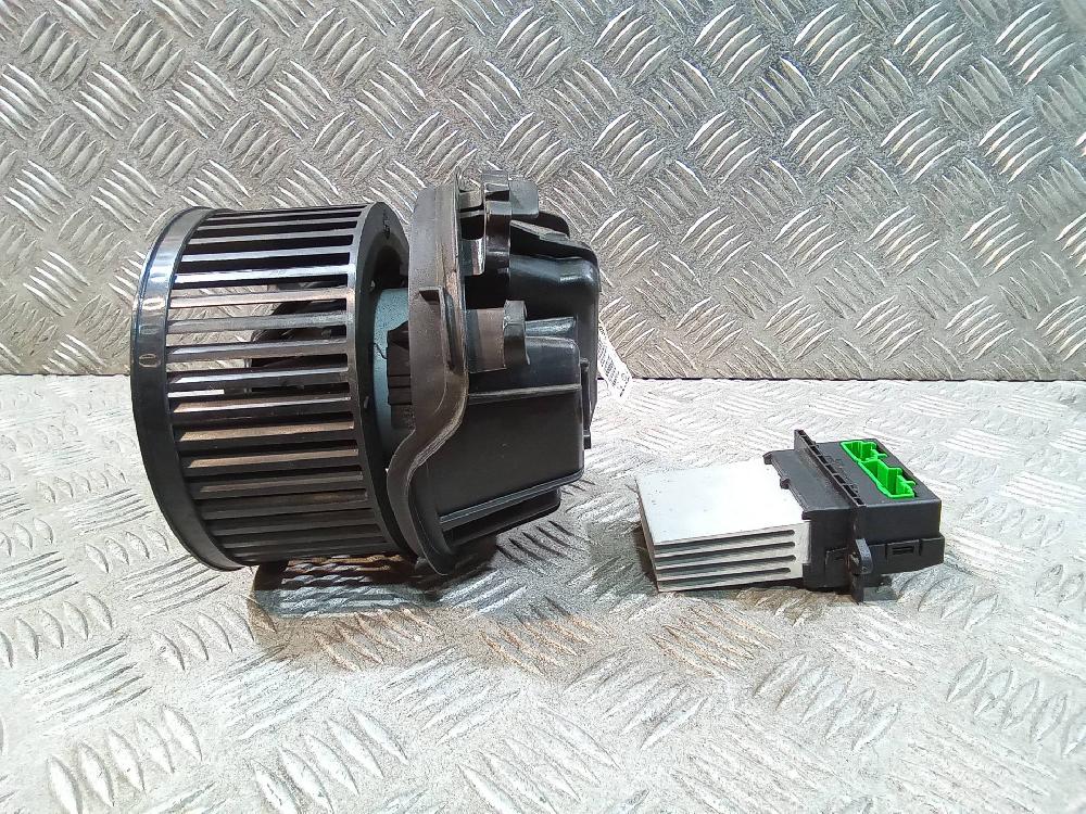 CHRYSLER 300C 2 generation (2011-2023) Heater Blower Fan 24552363