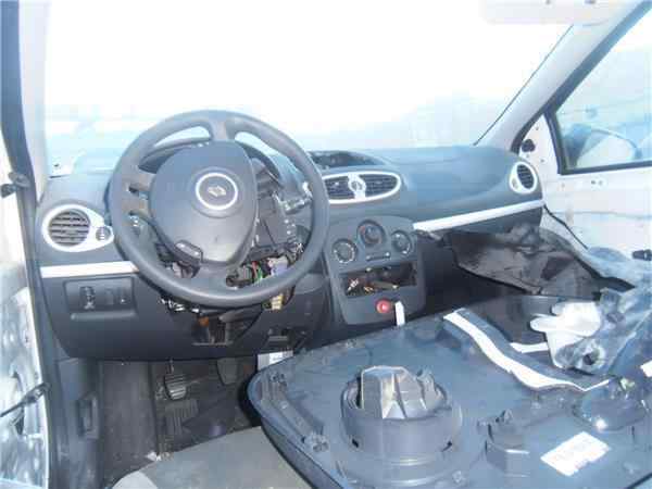 RENAULT Clio 3 generation (2005-2012) Kitos variklio skyriaus detalės 24480382