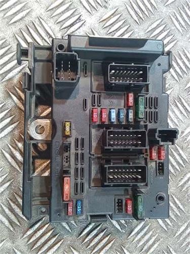 Caja de relés / fusibles NFU (TU5JP4) 9646405180 de Peugeot 307 (3a/c) 2004-2009 - pieza usada