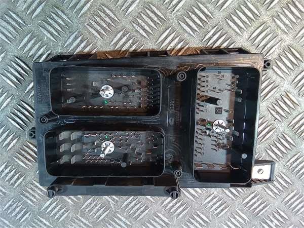 Caja de relés / fusibles Z 17 DTH 13242781 de Opel Astra h (a04) 2007-2014 con 185000 km - pieza usada