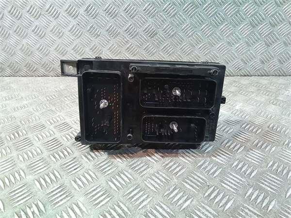 Caja de relés / fusibles Z 17 DTH 13242781 de Opel Astra h (a04) 2007-2014 con 185000 km - pieza usada