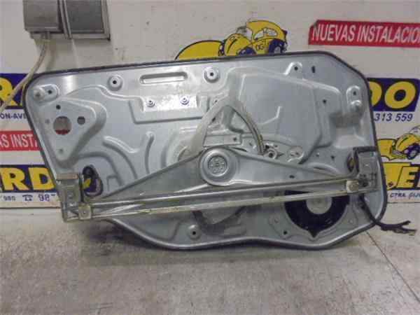 TOYOTA Priekinių dešinių durų stiklo pakelėjas 994582108 24554970