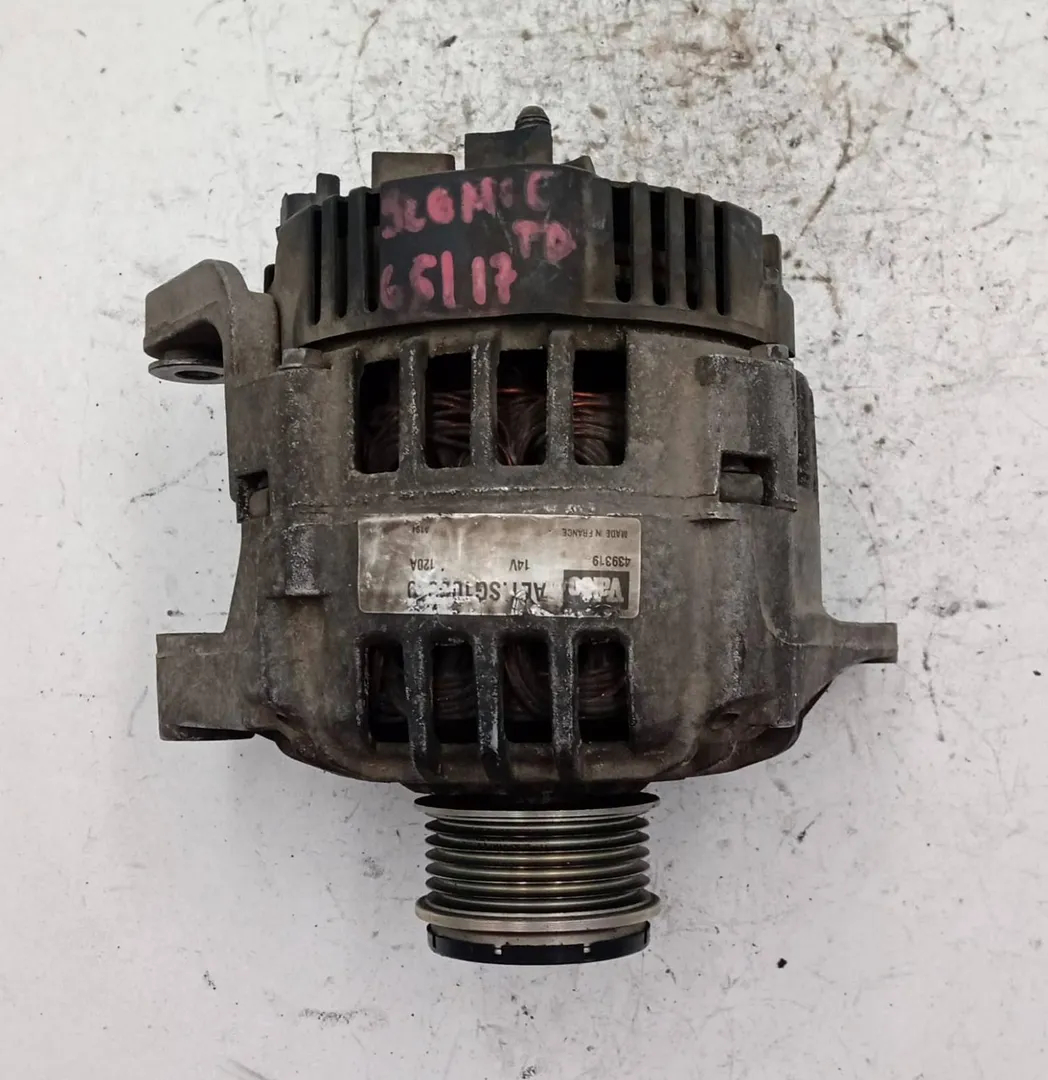 Alternador 7700436626 de Renault Megane 1a serie (01/96>09/99<) 1997-1999 - pieza usada