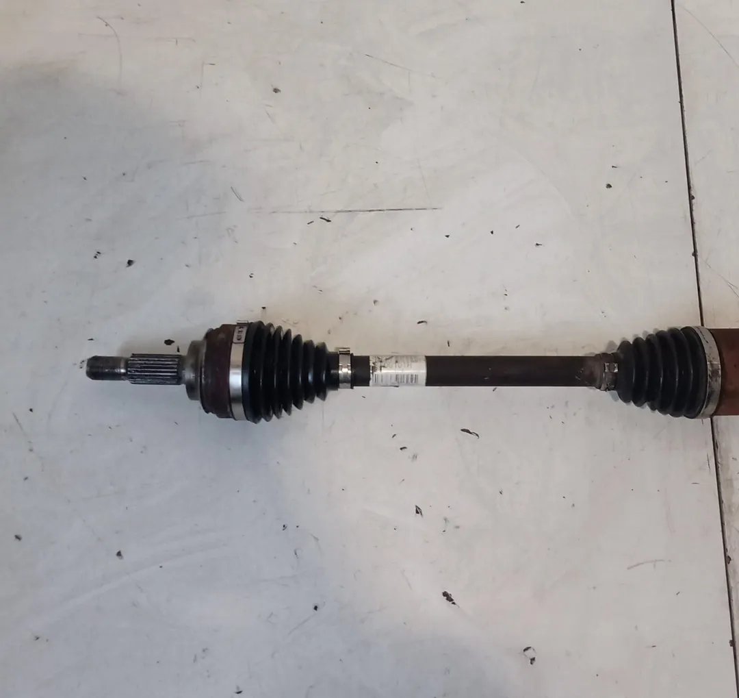 Eje delantero derecho H4BB4 de Renault Clio iv (bh_) 2012-0 con 162000 km - pieza usada