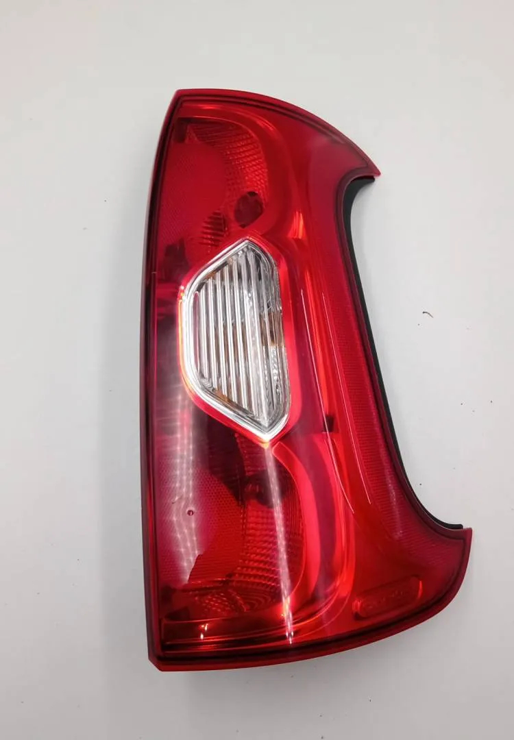 Farolim stop da mala direito 169A4000 52102350 de Fiat Panda (33) (12/11>04/17<) 0-0 con 100000 km