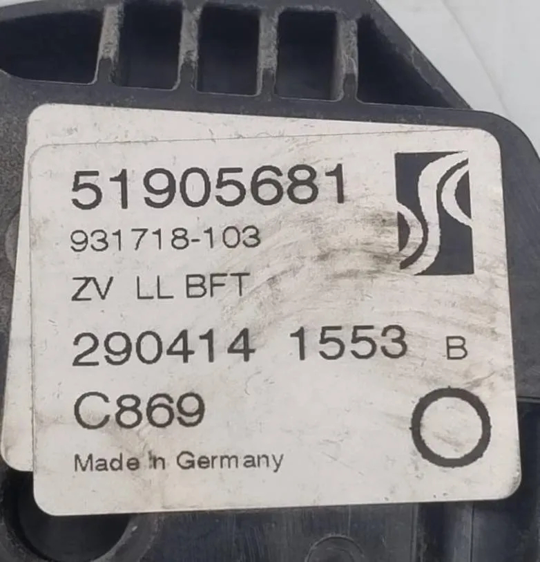 Cerradura puerta delantera derecha 350A1000 52065109 de Fiat Punto (6u) (01/13>03/17<) 2013-2017 con 209000 km - pieza usada