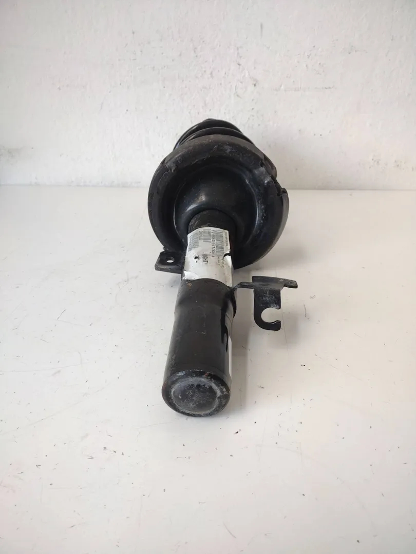 Amortisseur avant droit D4162T 31317922 de Volvo V40 hatchback (525) 0-0 - pieza usada