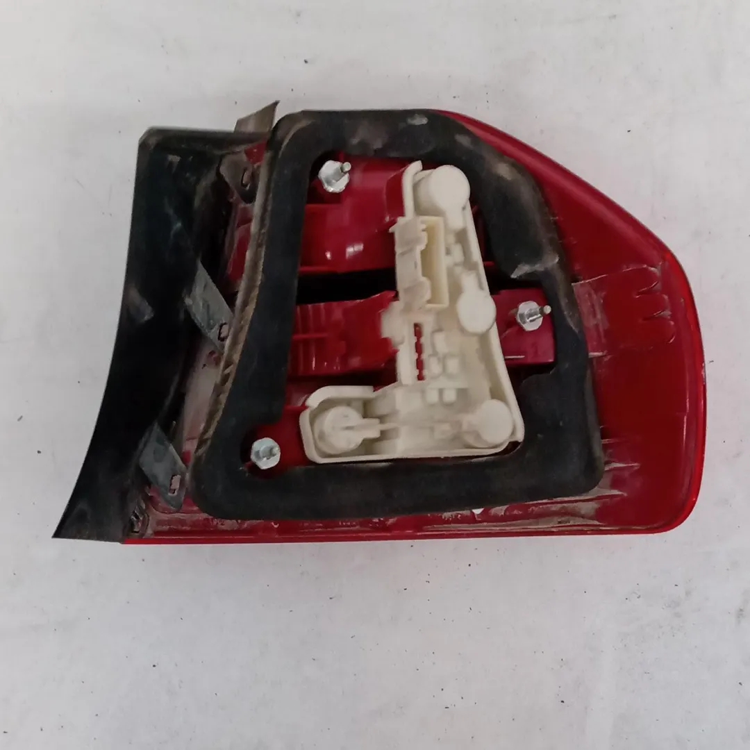Piloto trasero izquierdo 204D4 63216937457 de Bmw 3 (e90) 2007-2010 con 159000 km - pieza usada