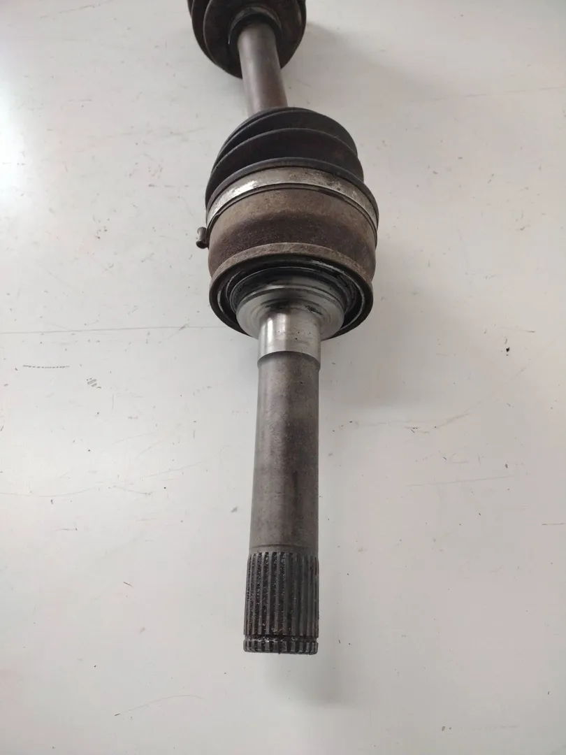 Eje delantero derecho 4D56 de Mitsubishi L200 (k7_t, k6_t, k5_t) 0-0 - pieza usada