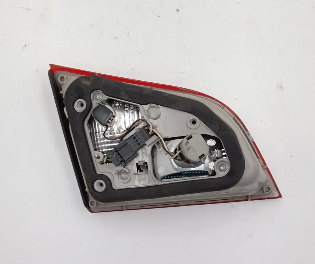 Piloto trasero derecho 13282247 de Opel Astra j sports tourer (p10) 2010-2015 - pieza usada