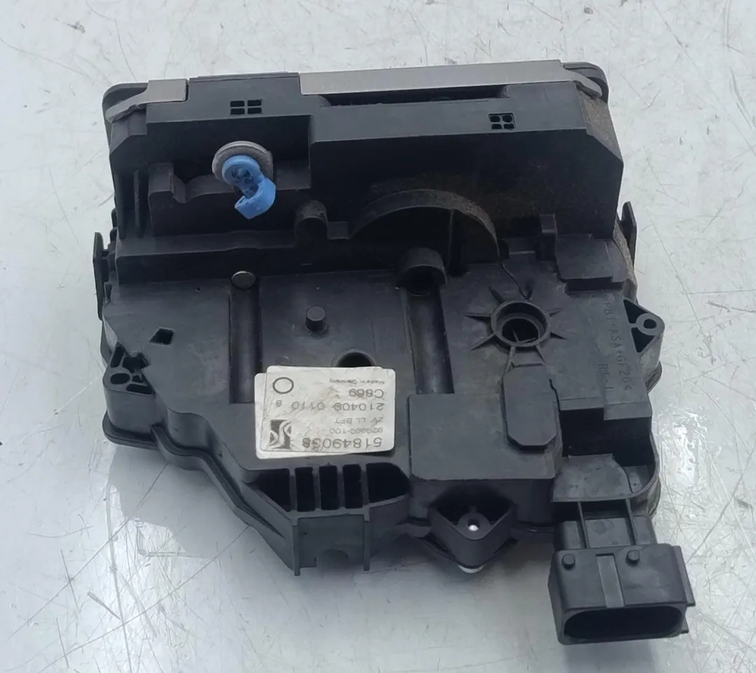 Cerradura puerta delantera derecha 350A1000 52065109 de Fiat Grande punto (4c) (05/08>01/11<) 2008-2011 con 104000 km - pieza usada