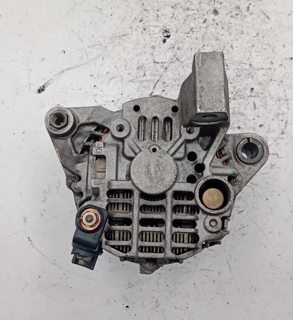 Alternador 1071418 de Ford Fiesta iv (ja_, jb_) 1995-2002 - pieza usada