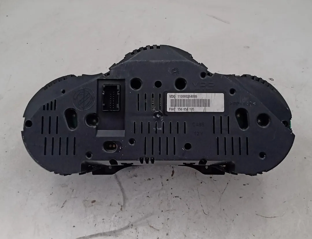 Reloj cuenta kilómetros 937A1000 de Alfa romeo Gt (x2) (12/03>03/11<) 2001-2010 con 115000 km - pieza usada